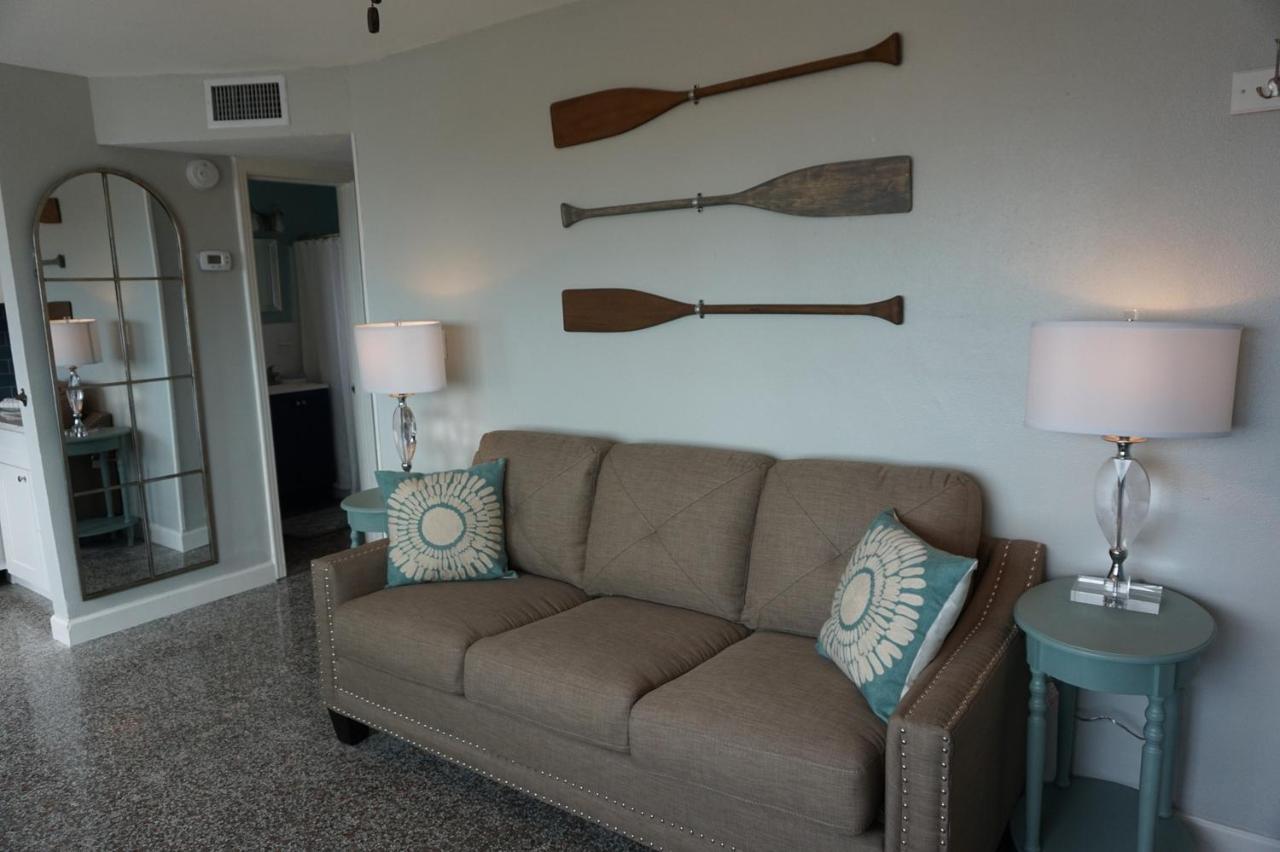 Redington Surf Resort By Travel Resort Services St. Pete Beach Dış mekan fotoğraf