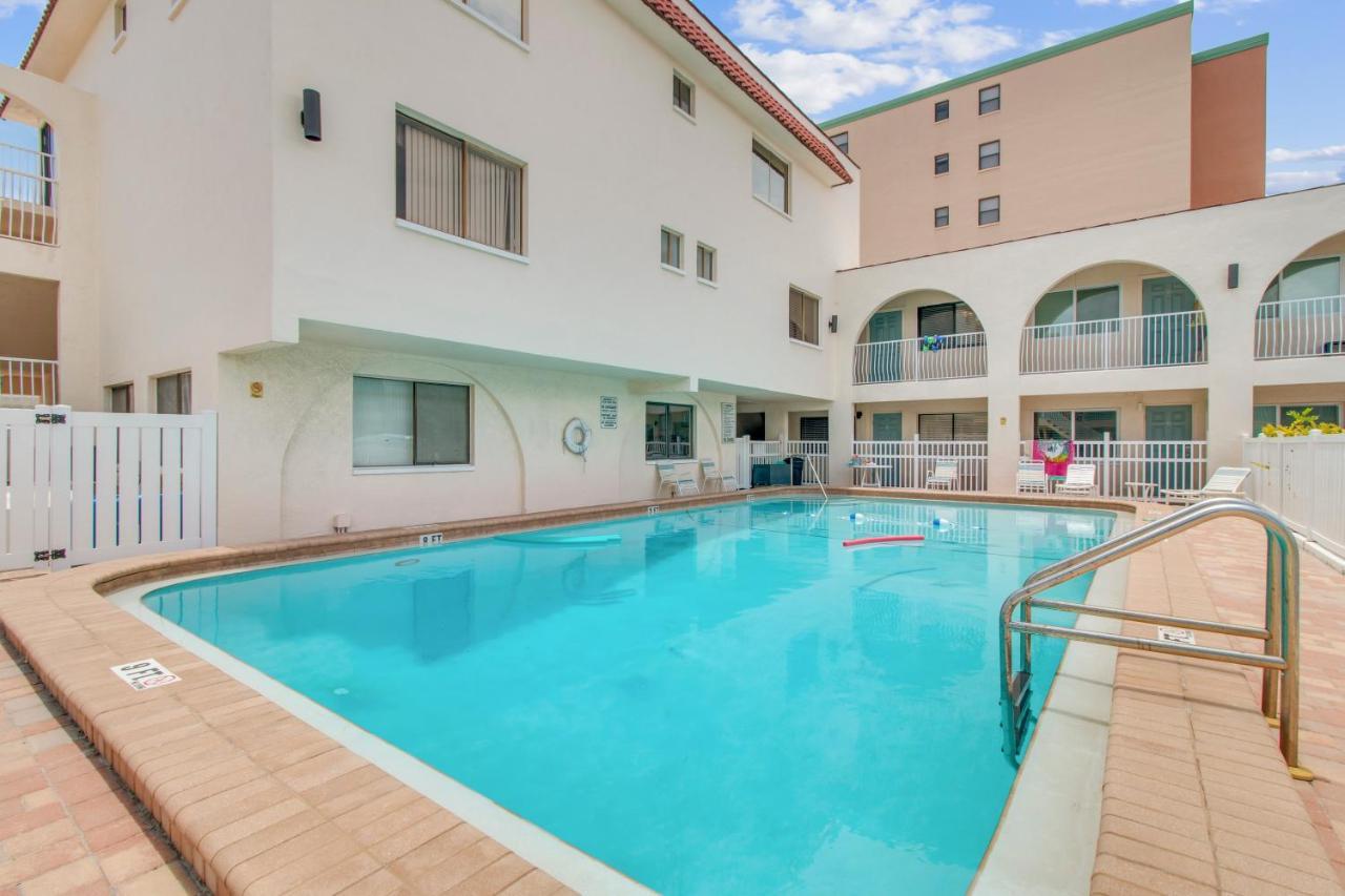 Redington Surf Resort By Travel Resort Services St. Pete Beach Dış mekan fotoğraf